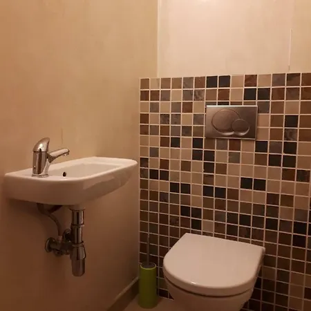 Utulny Apartman V Bratislava 15 Exterior photo